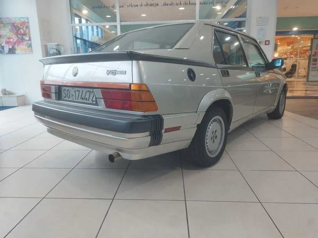 Alfa Romeo 75 3.0i V6 America 06/1988-photo-2