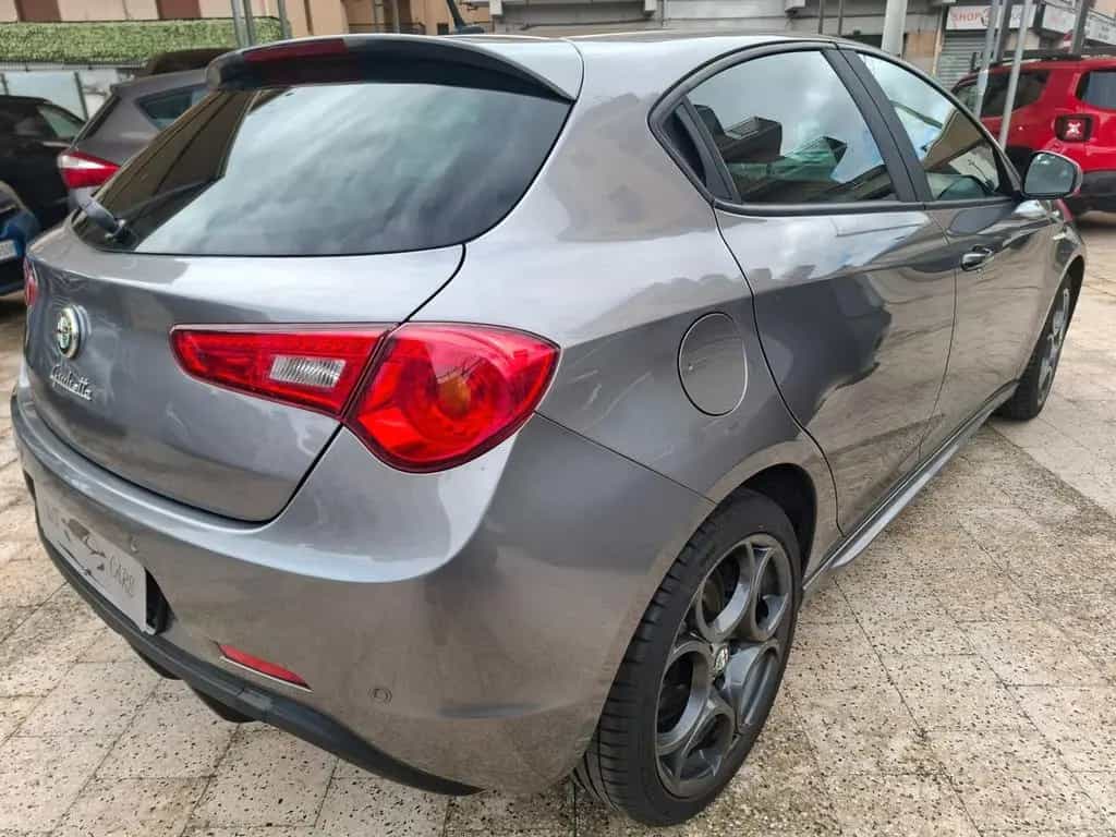 Alfa Romeo Giulietta - 1.6 JTD Sprint 2016 18 po 02/2016-photo-2