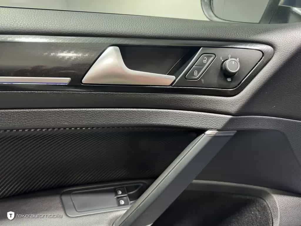 Volkswagen Golf VII 2.0 R 4Motion *LED*Leder*Navi*Schalter* 05/2017-photo-17