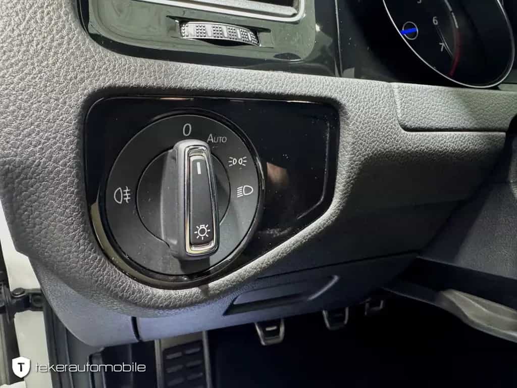 Volkswagen Golf VII 2.0 R 4Motion *LED*Leder*Navi*Schalter* 05/2017-photo-18