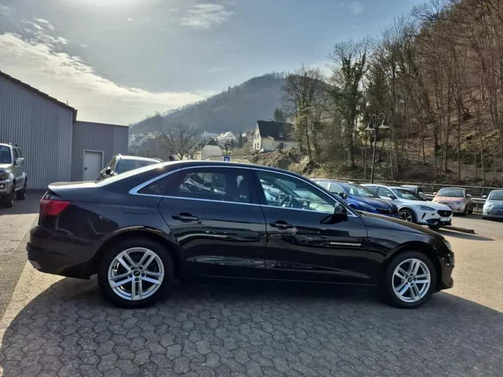 Audi A4 35 TFSI Standheizung MMI Navi Sitzheizung 02/2022-photo-3
