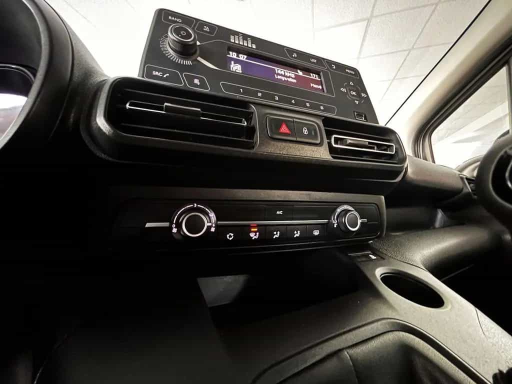Citroën Berlingo Klima Behindertengerecht  3-Sitzer 10/2020-photo-8