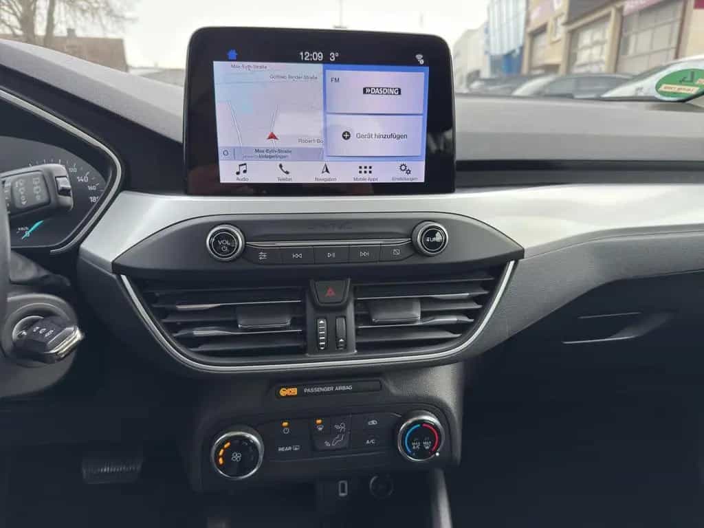 Ford Focus Cool & Connect*CARPLAY*1HAND*PDC*NAVI* 04/2019-photo-17