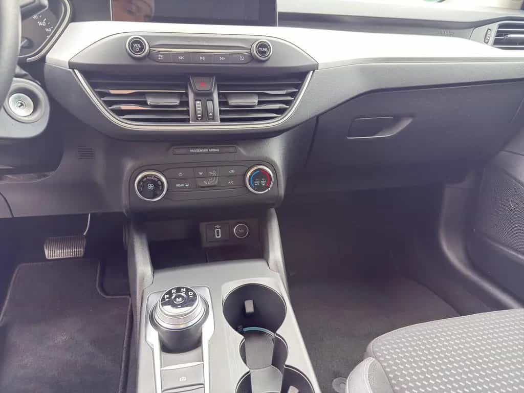 Ford Focus Cool & Connect*CARPLAY*1HAND*PDC*NAVI* 04/2019-photo-18
