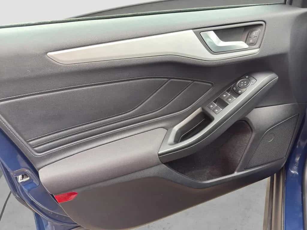Ford Focus Cool & Connect*CARPLAY*1HAND*PDC*NAVI* 04/2019-photo-19