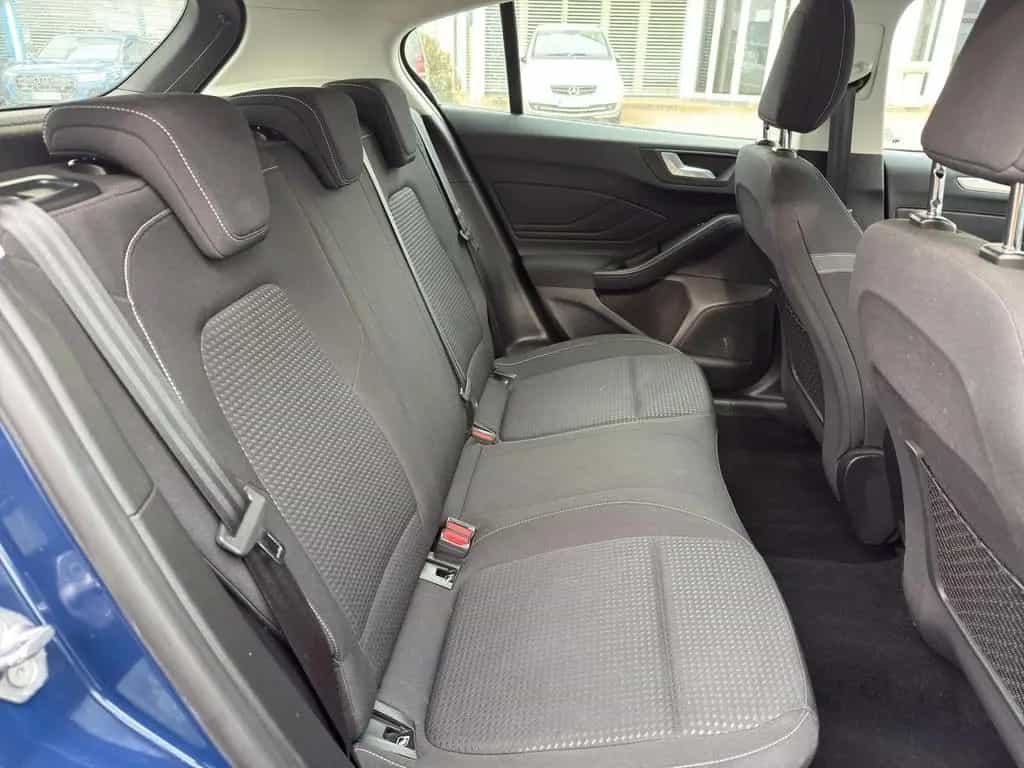 Ford Focus Cool & Connect*CARPLAY*1HAND*PDC*NAVI* 04/2019-photo-20
