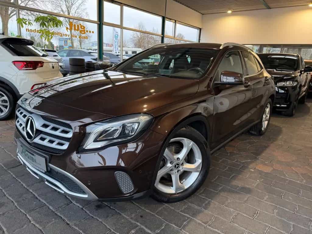Mercedes-Benz GLA-Class 180 Urban-LED-Navi-PTS 07/2018-photo-1