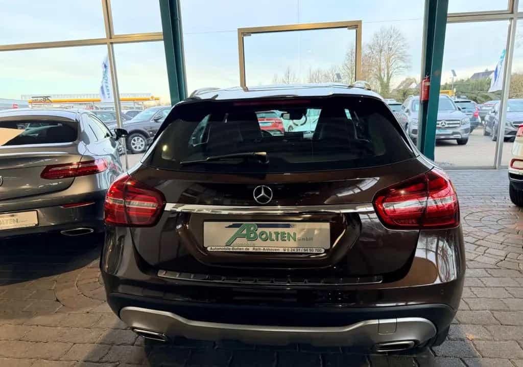 Mercedes-Benz GLA-Class 180 Urban-LED-Navi-PTS 07/2018-photo-10