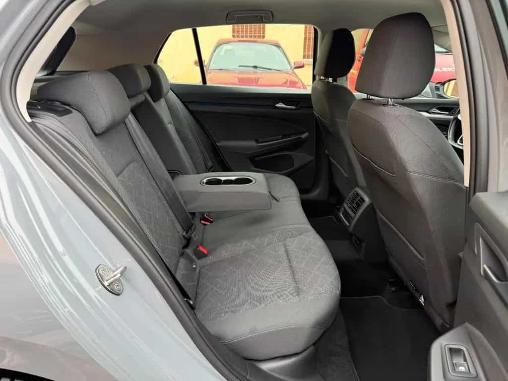 Volkswagen Golf VIII 1.5 TSI Life LED Navi CarPlay Virtual 08/2020-photo-13