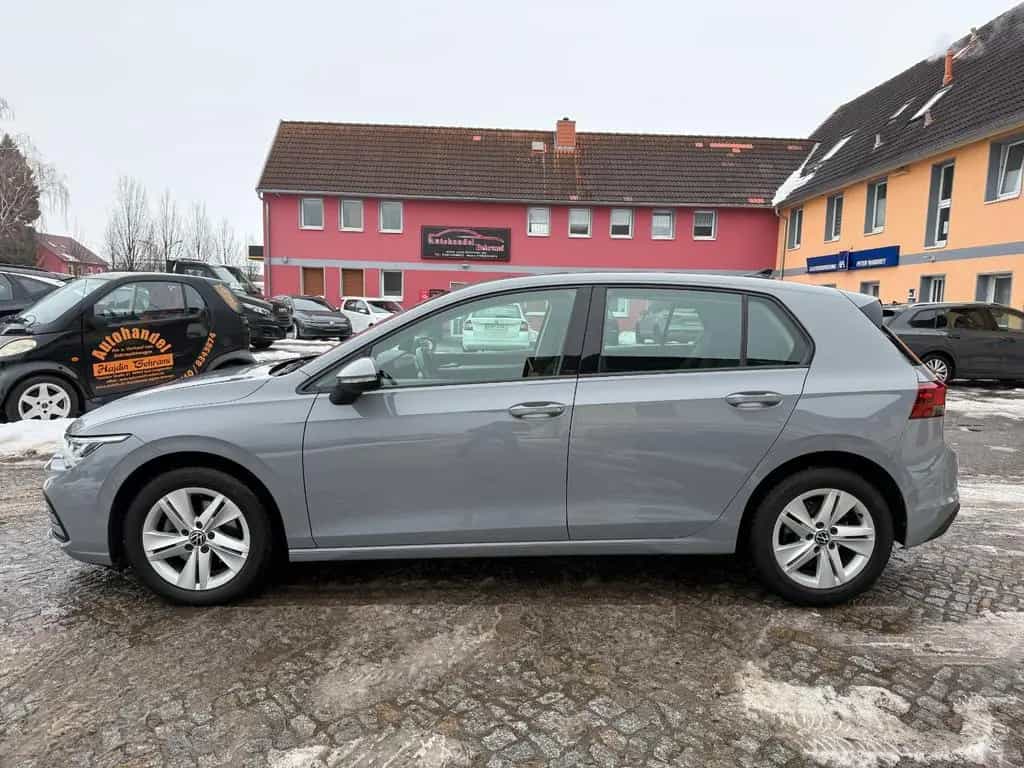 Volkswagen Golf VIII 1.5 TSI Life LED Navi CarPlay Virtual 08/2020-photo-2