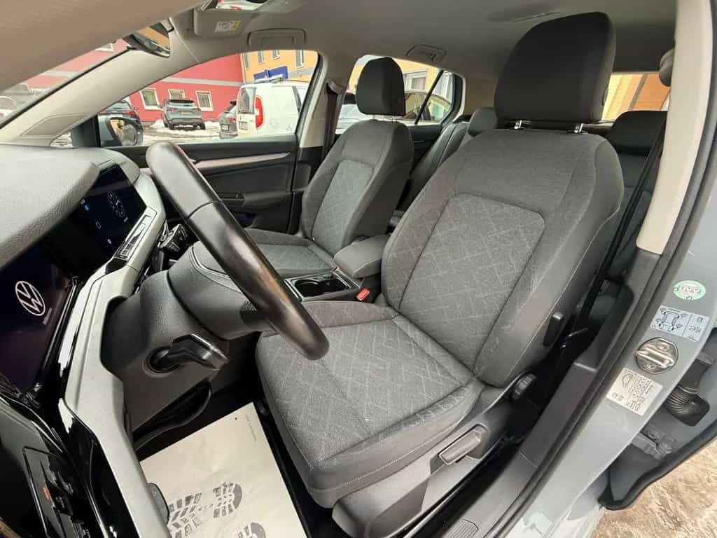 Volkswagen Golf VIII 1.5 TSI Life LED Navi CarPlay Virtual 08/2020-photo-21