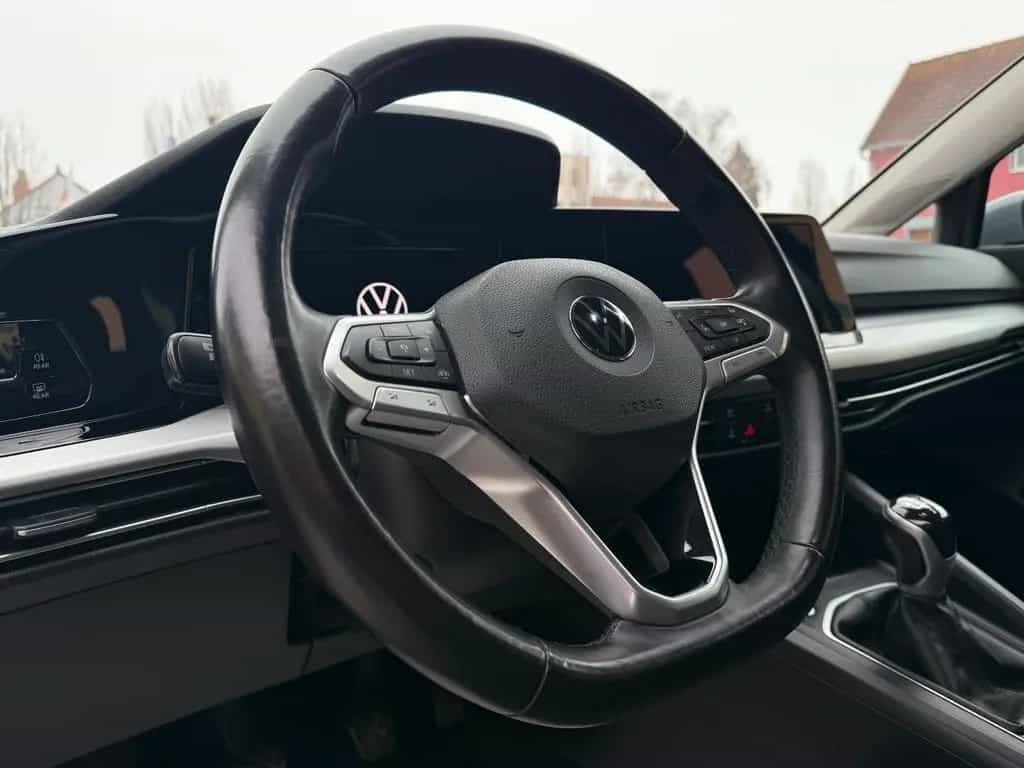 Volkswagen Golf VIII 1.5 TSI Life LED Navi CarPlay Virtual 08/2020-photo-25