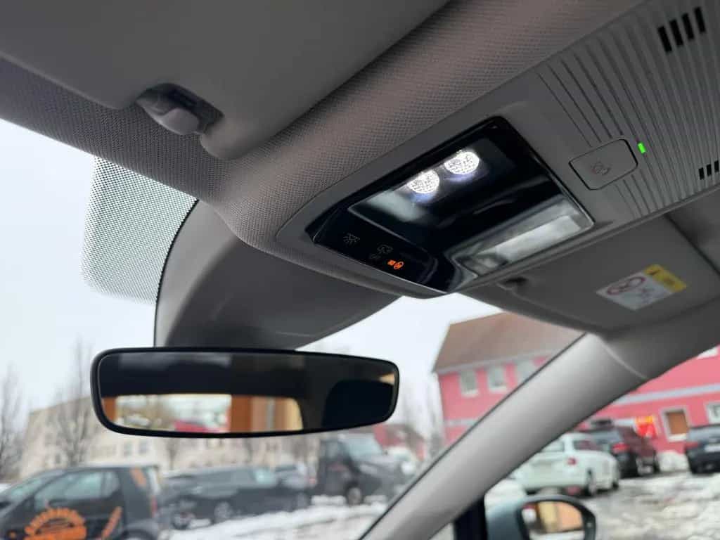 Volkswagen Golf VIII 1.5 TSI Life LED Navi CarPlay Virtual 08/2020-photo-28