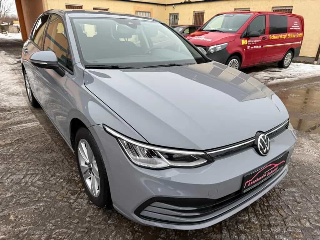 Volkswagen Golf VIII 1.5 TSI Life LED Navi CarPlay Virtual 08/2020-photo-3