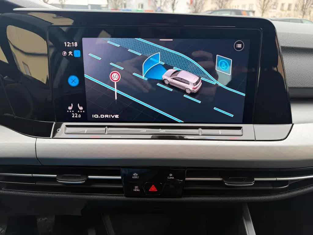 Volkswagen Golf VIII 1.5 TSI Life LED Navi CarPlay Virtual 08/2020-photo-34