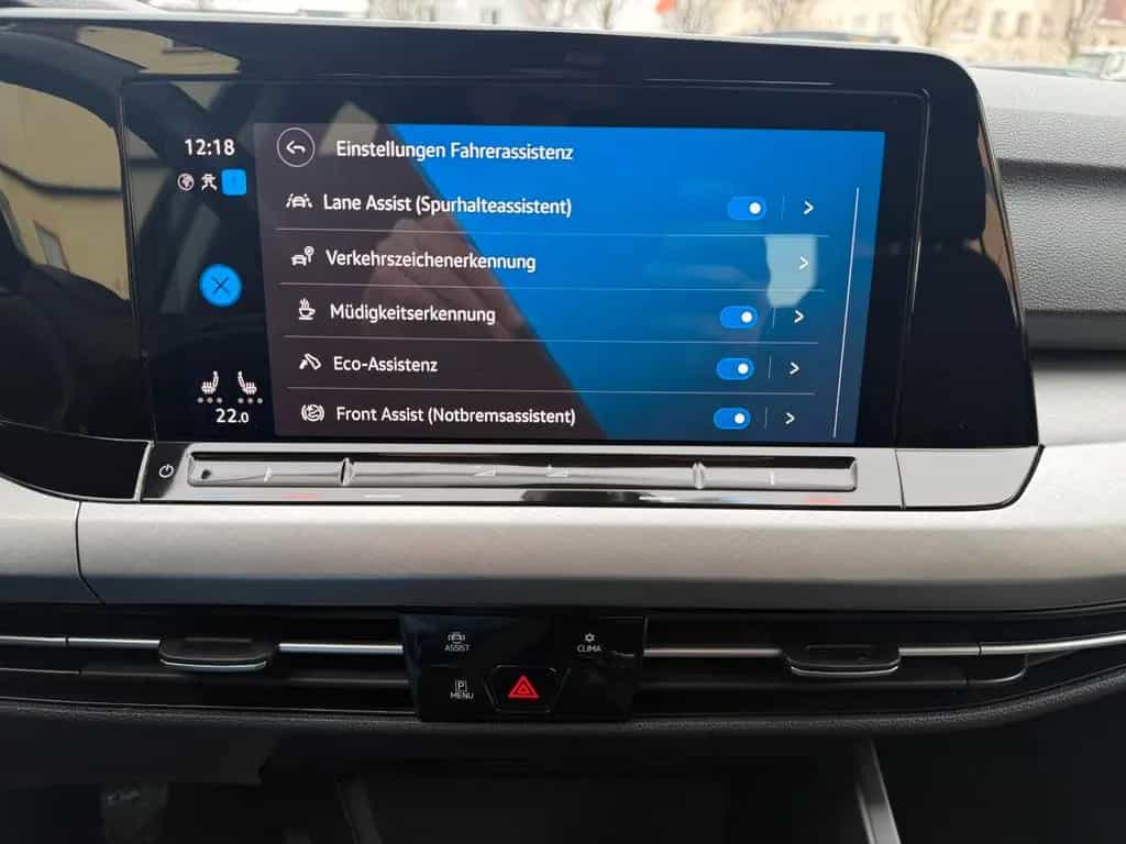 Volkswagen Golf VIII 1.5 TSI Life LED Navi CarPlay Virtual 08/2020-photo-35
