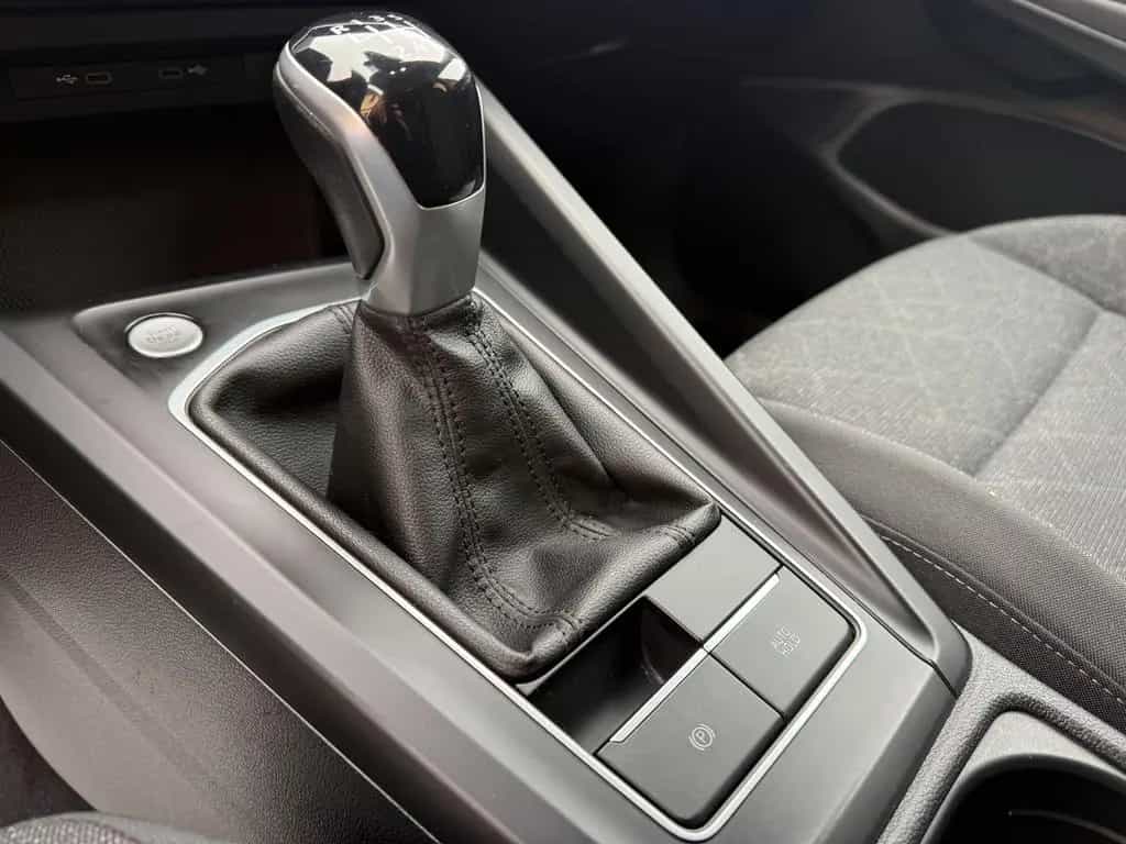 Volkswagen Golf VIII 1.5 TSI Life LED Navi CarPlay Virtual 08/2020-photo-36