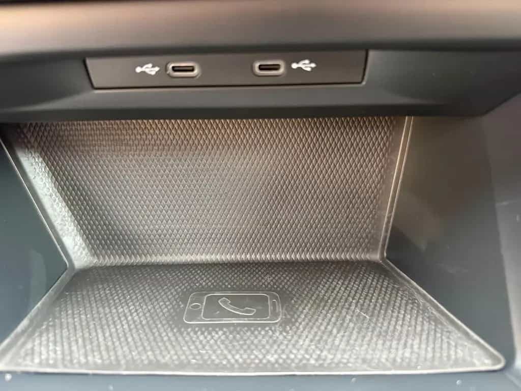 Volkswagen Golf VIII 1.5 TSI Life LED Navi CarPlay Virtual 08/2020-photo-37