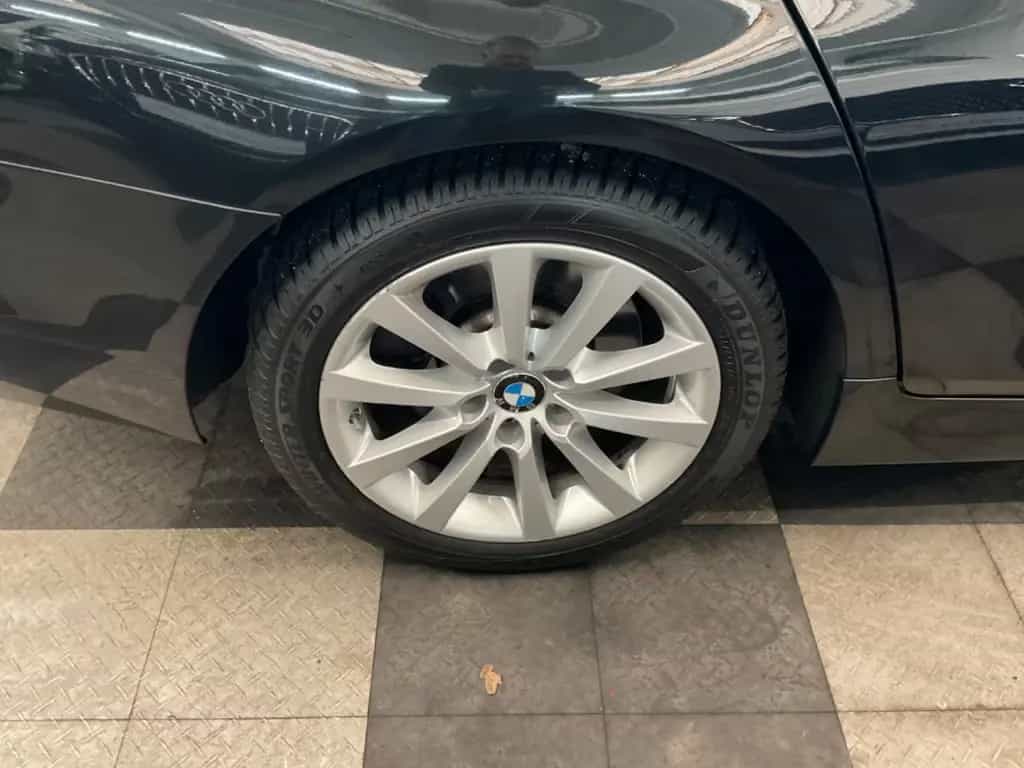 BMW 5 Series 01/2015-photo-13