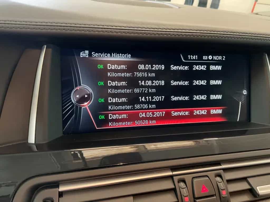 BMW 5 Series 01/2015-photo-41