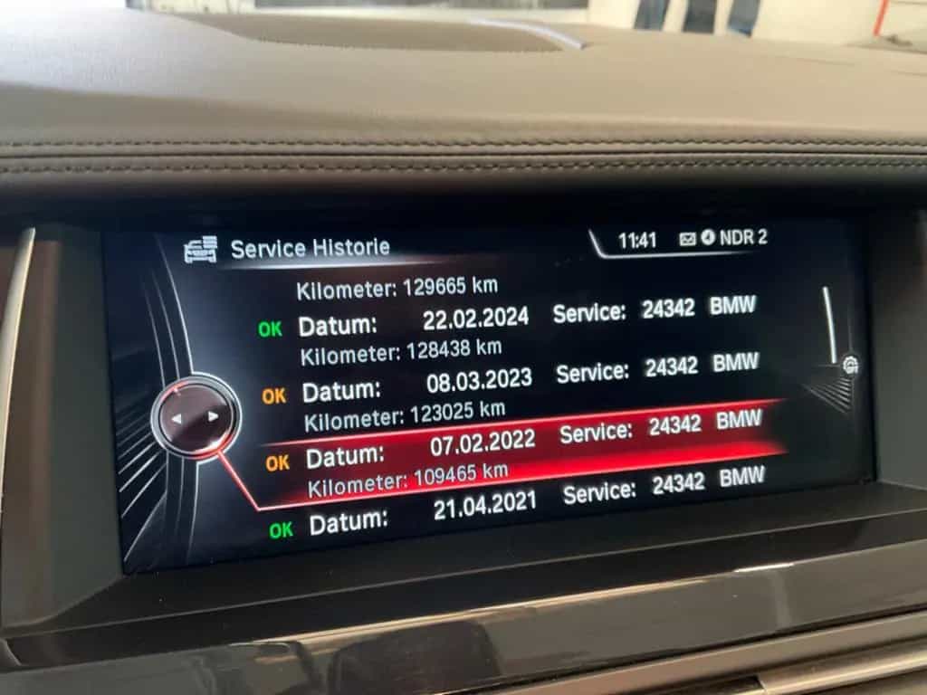 BMW 5 Series 01/2015-photo-43