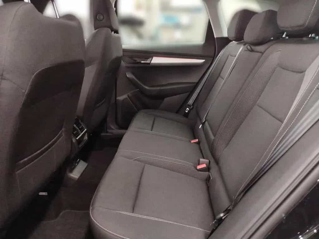 Skoda Karoq 1.5 TSI DSG Selection DAB LED Navi Panoram 06/2025-photo-10