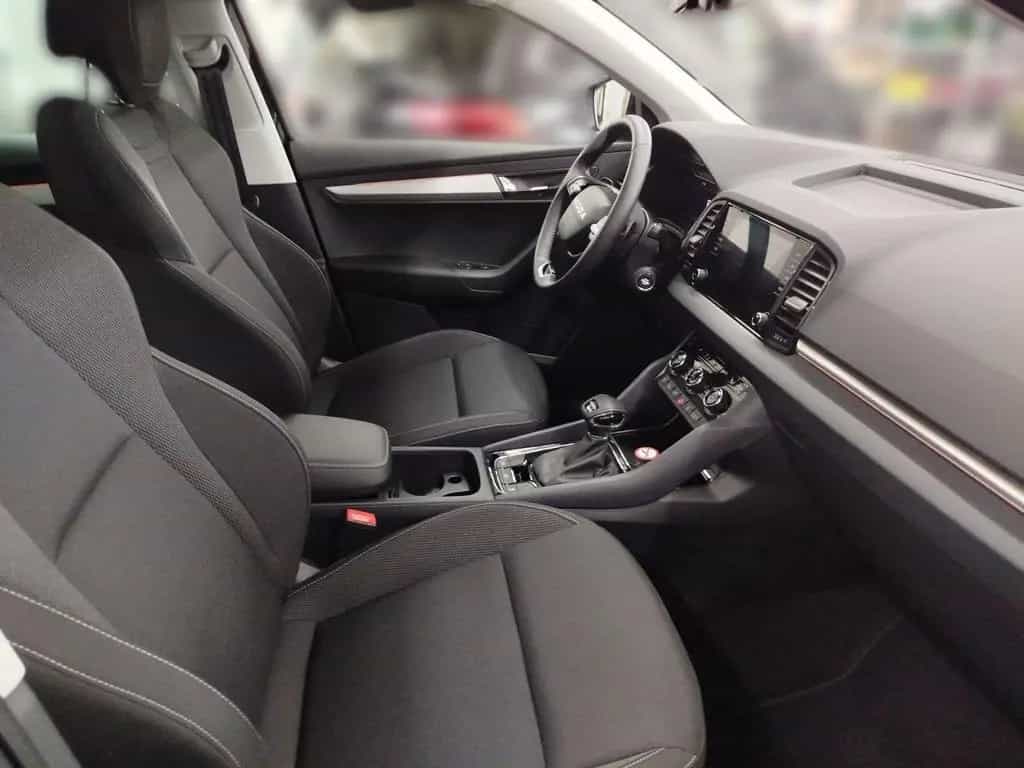 Skoda Karoq 1.5 TSI DSG Selection DAB LED Navi Panoram 06/2025-photo-12