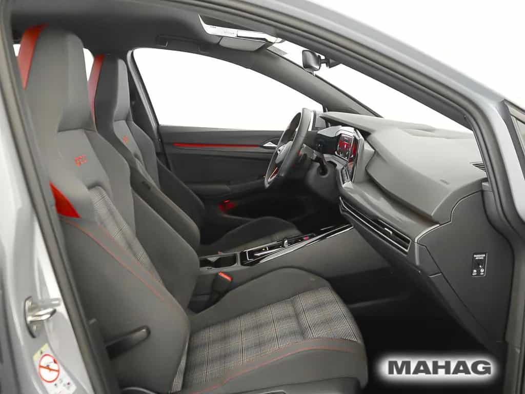 Volkswagen Golf VIII GTI 2.0 TSI LED+Navi ParkPilot Standhz 02/2024-photo-12