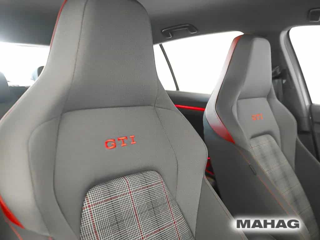 Volkswagen Golf VIII GTI 2.0 TSI LED+Navi ParkPilot Standhz 02/2024-photo-13