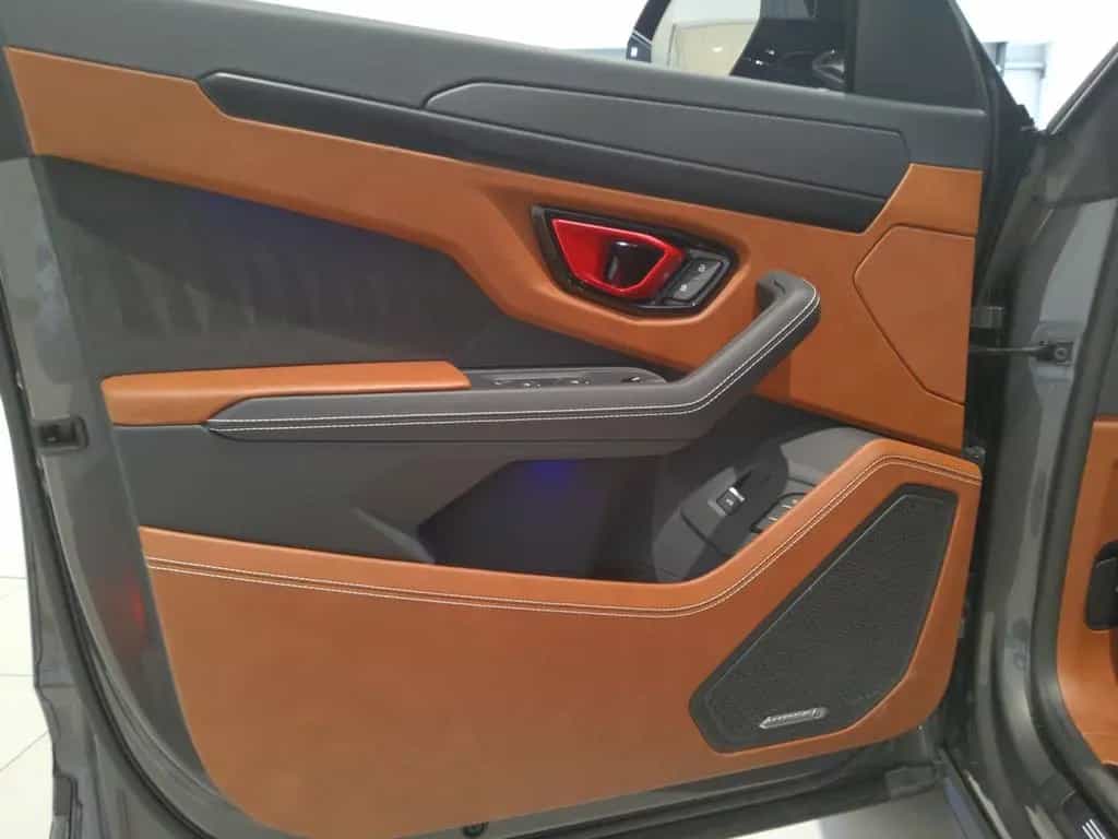 Lamborghini Urus S - Vollausstattung - Grigio Keres 01/2025-photo-15