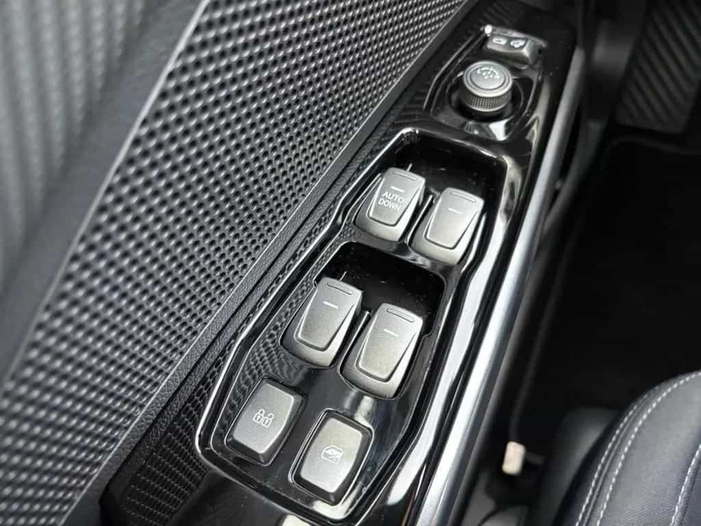 Ssangyong Tivoli 1,5l Quartz Navi, Klima 163PS Kamera 11/2024-photo-9
