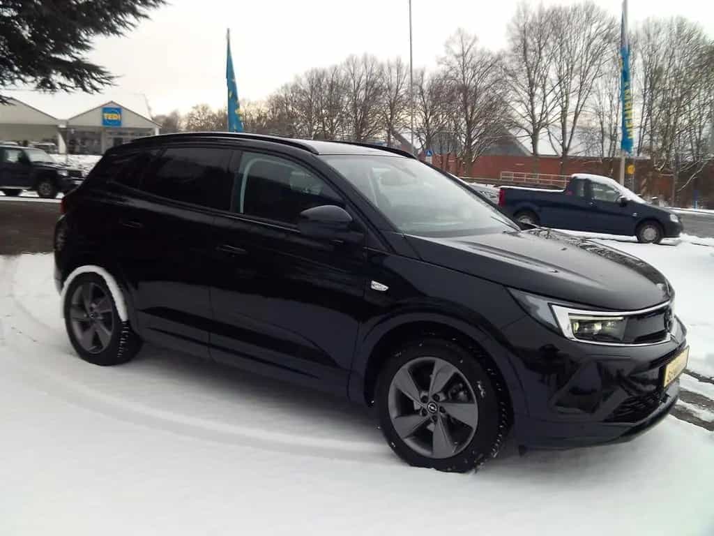 Opel Grandland GS VollLED ACC SHZ LHZ 360 Navi AT 10/2024-photo-4
