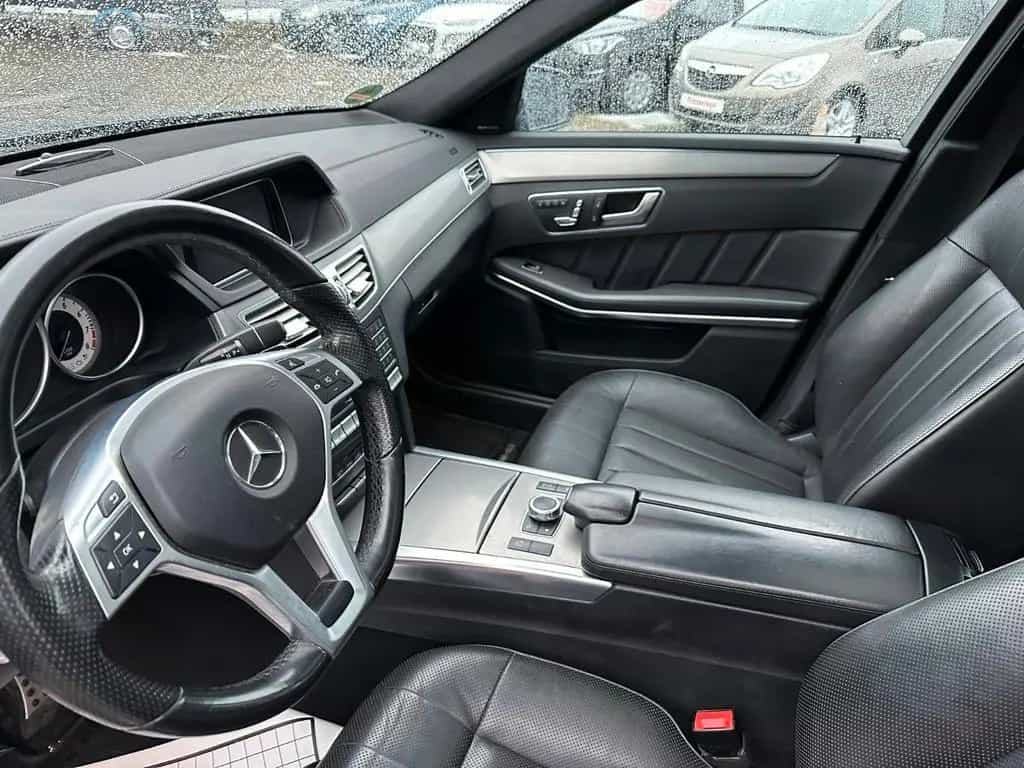Mercedes-Benz E 500 T AMG Line 06/2016-photo-15