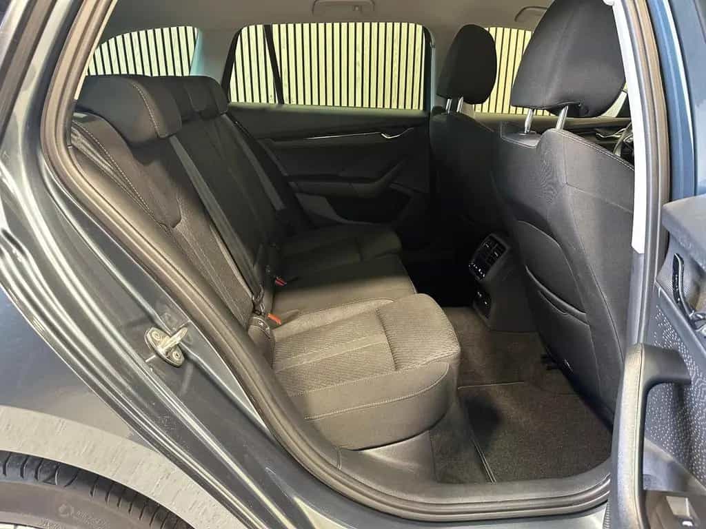 Skoda Octavia Combi 1.5 TSI e-TEC Clever LED|AHK|SHZ|R 12/2021-photo-22