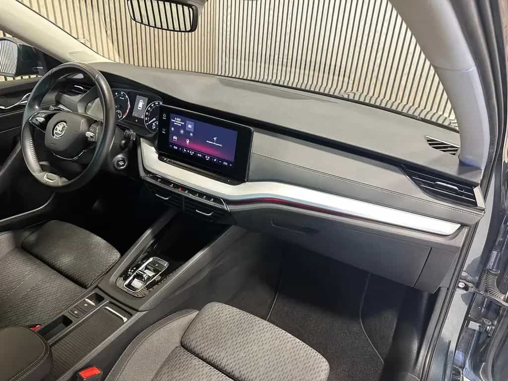 Skoda Octavia Combi 1.5 TSI e-TEC Clever LED|AHK|SHZ|R 12/2021-photo-9