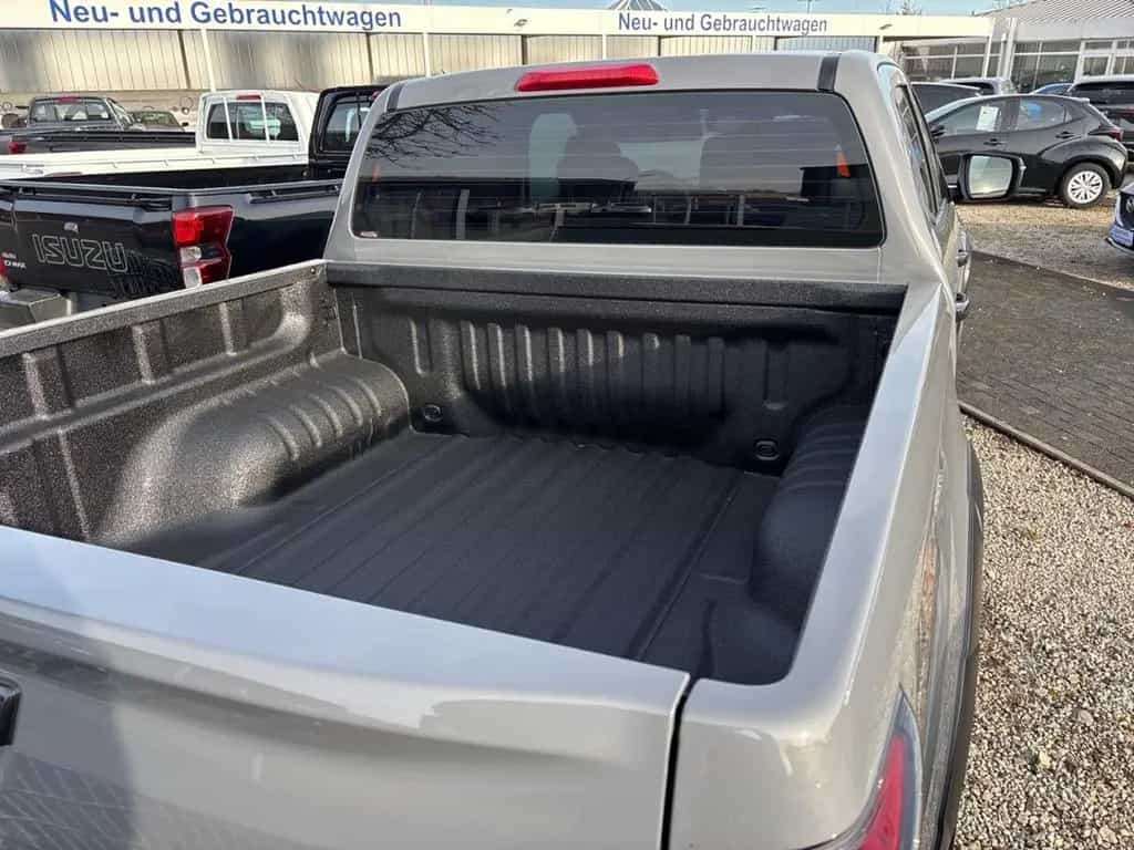 Isuzu D-Max 1.9 D DOUBLE CAB V-CROSS 4WD AT MY25 null-photo-5