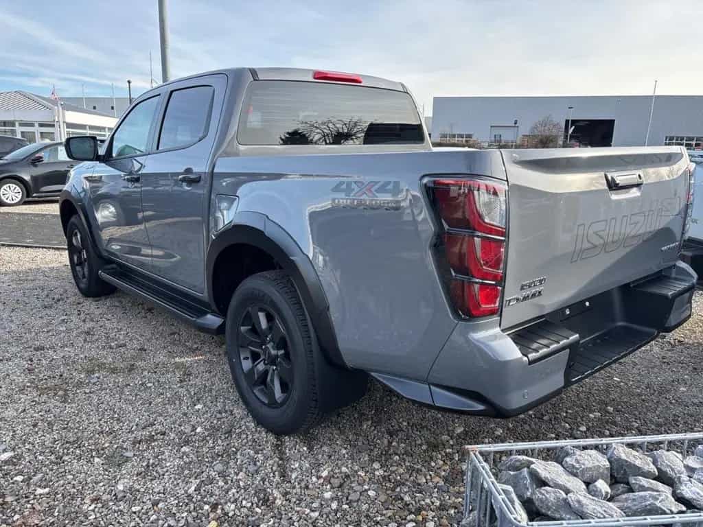 Isuzu D-Max 1.9 D DOUBLE CAB V-CROSS 4WD AT MY25 null-photo-7