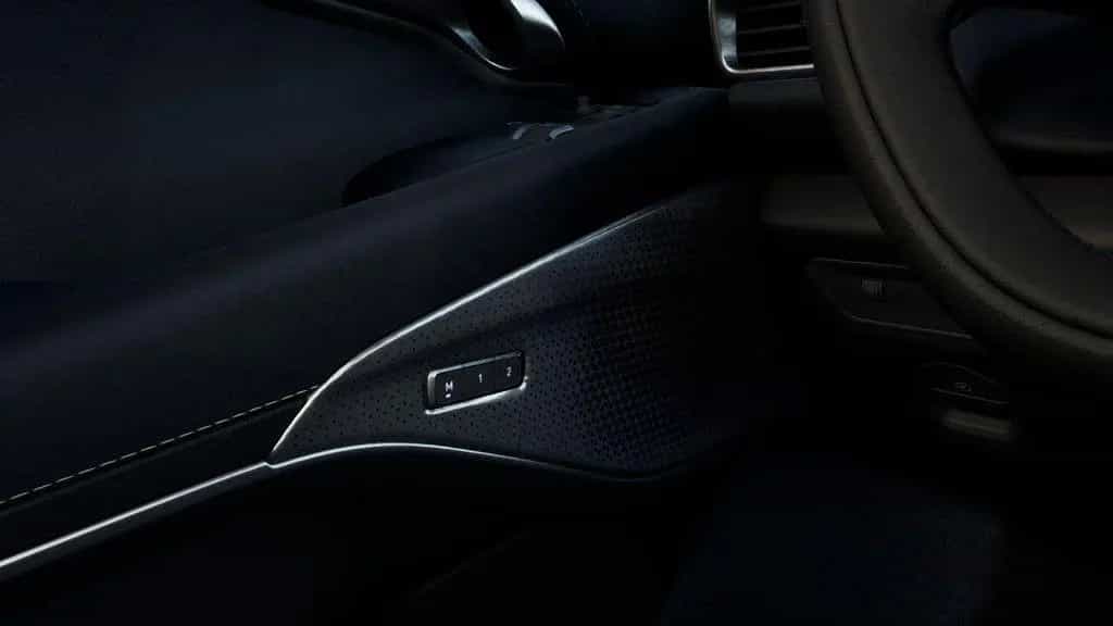 Lotus Emira V6 SE Navi LED Kamera PDC LM Tempo Klima A 01/2026-photo-9