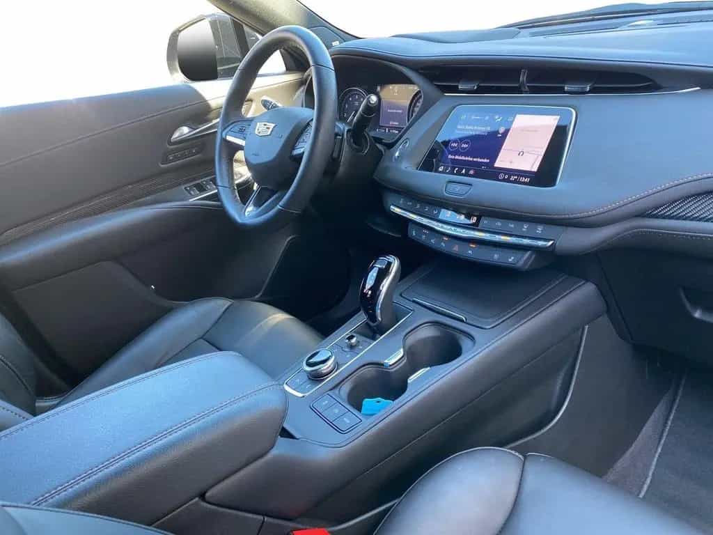 Cadillac XT4 2.0 T Sport AWD AHK+360 Kamera+Navi 07/2023-photo-17
