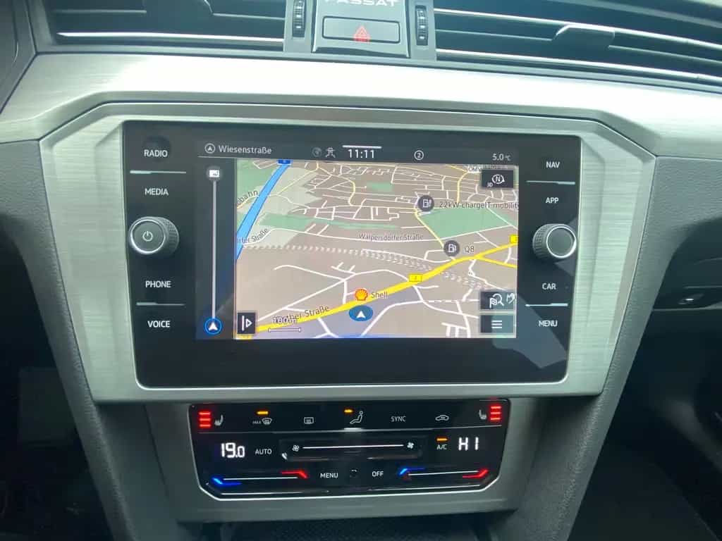 Volkswagen Passat Variant 1.5 TSI ACC PDC KAM NAVI LED SHZ 07/2022-photo-13