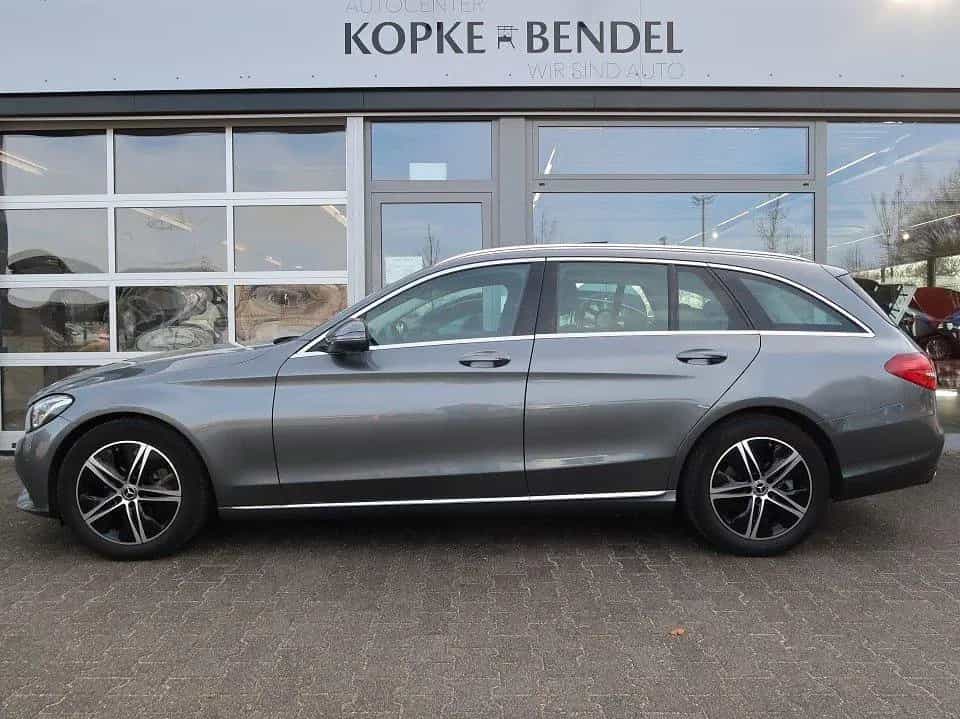 Mercedes-Benz C-Class 220 d T-Modell Avantgarde*Vollausstattung*Sche 06/2018-photo-1