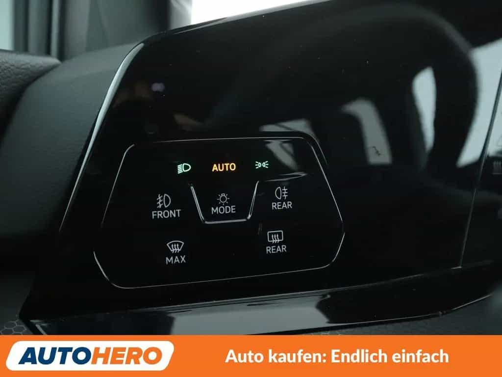 Volkswagen Golf VIII 2.0 TSI GTI Aut.*NAVI*LED*ACC* 01/2021-photo-25