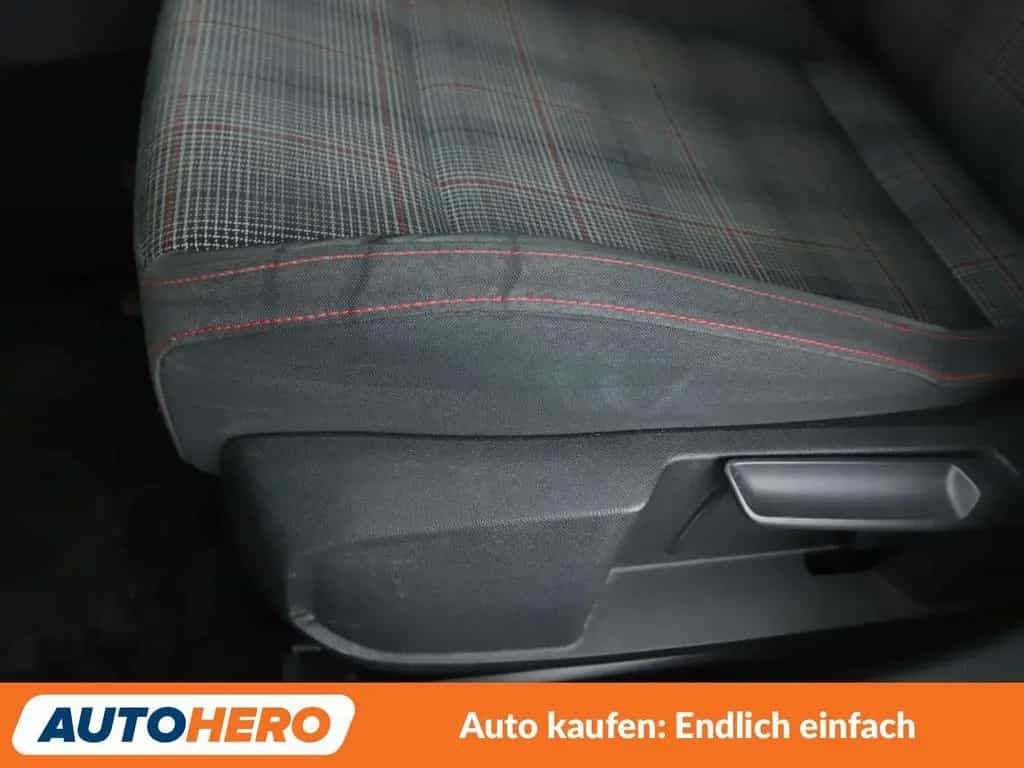 Volkswagen Golf VIII 2.0 TSI GTI Aut.*NAVI*LED*ACC* 01/2021-photo-26