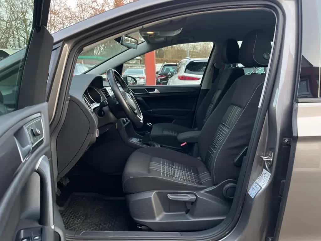 Volkswagen Golf Sportsvan 06/2015-photo-11