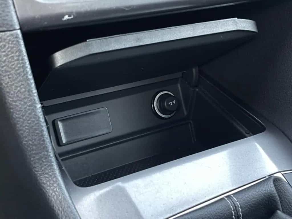 Volkswagen Golf Sportsvan 06/2015-photo-16