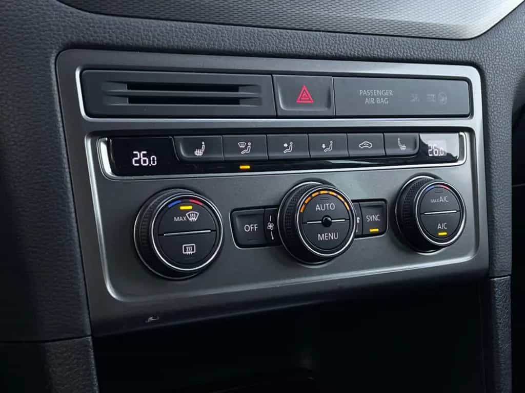 Volkswagen Golf Sportsvan 06/2015-photo-17
