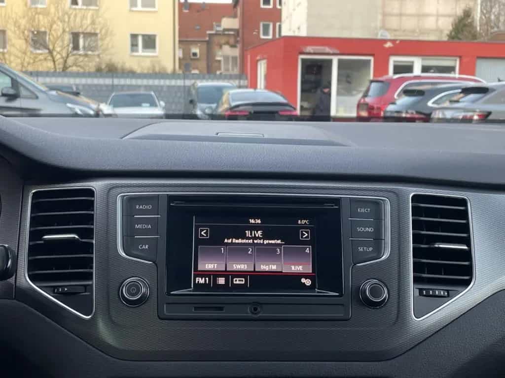 Volkswagen Golf Sportsvan 06/2015-photo-18