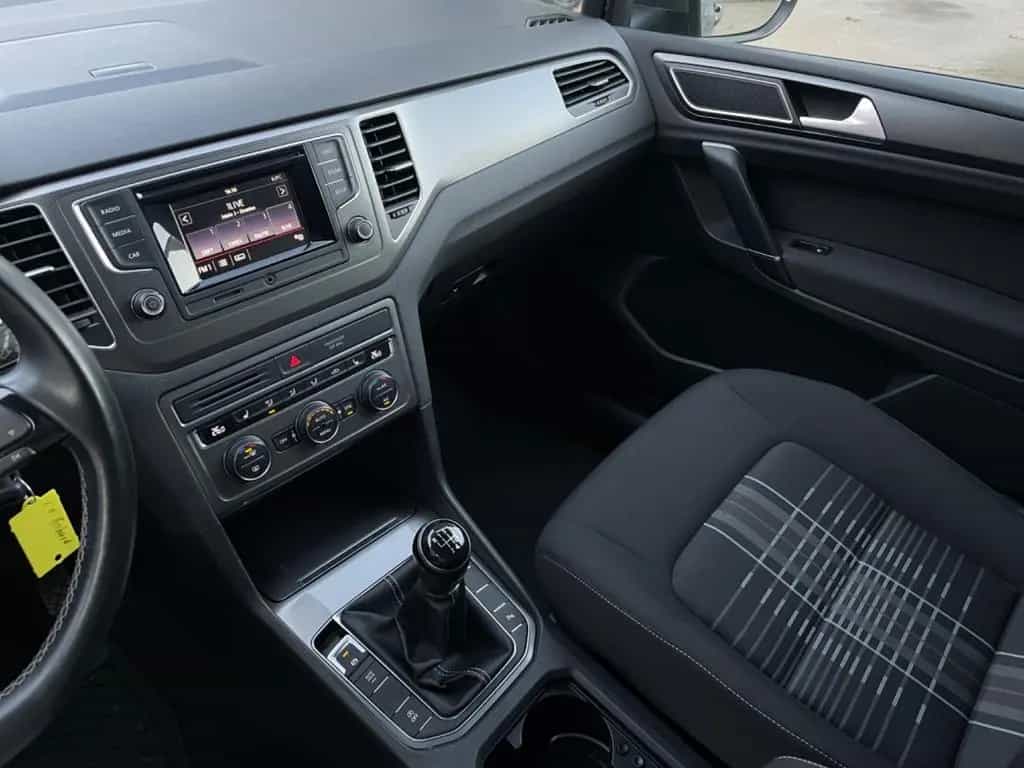 Volkswagen Golf Sportsvan 06/2015-photo-20