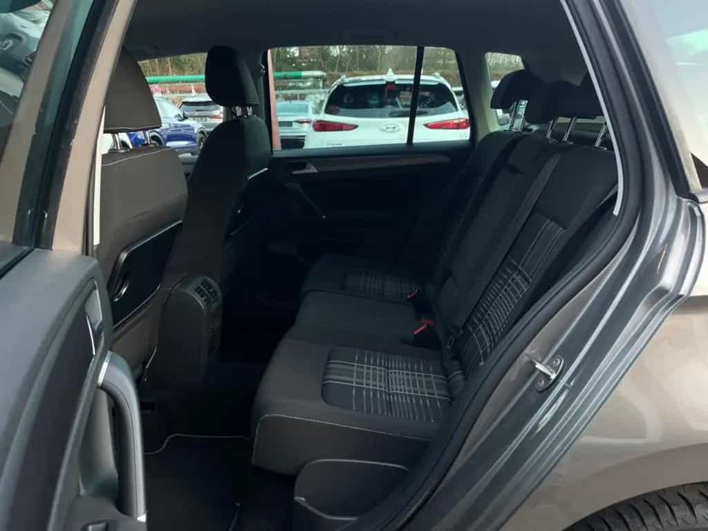Volkswagen Golf Sportsvan 06/2015-photo-25