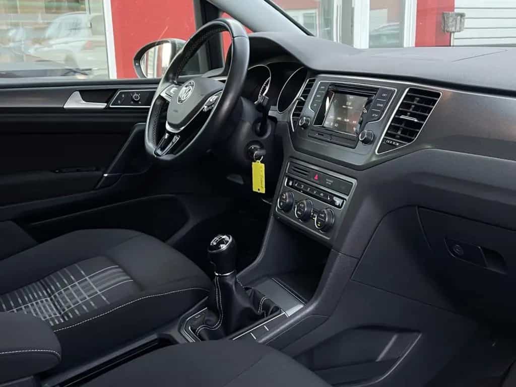 Volkswagen Golf Sportsvan 06/2015-photo-41
